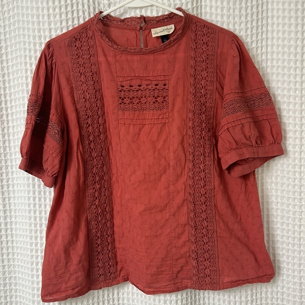 Universal Thread Womens Top‎ Size Large 100% Cotton Eyelet Lace Puff Sleeve